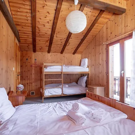 La Caleche לה צומאז